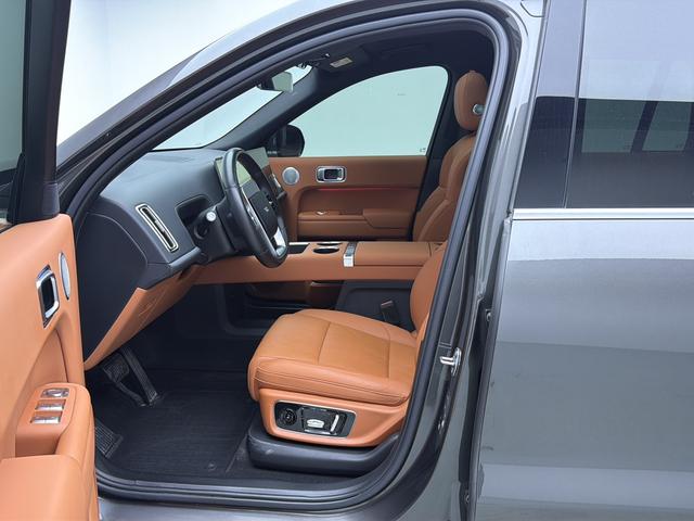 Li Auto Ideal L9 2025