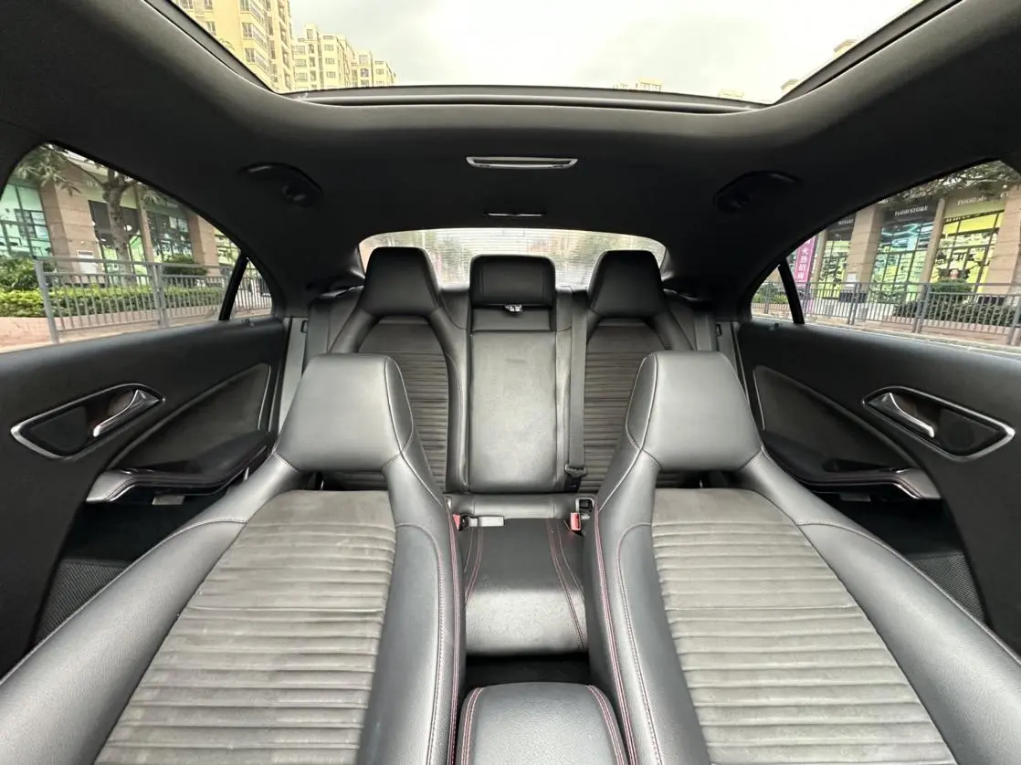 Mercedes-Benz Mercedes-Benz CLA CLA 220 4MATIC