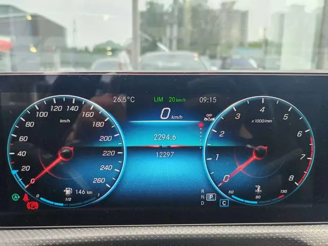 Mercedes-Benz Mercedes-Benz A-class A 200 L sports sedan fashion Version