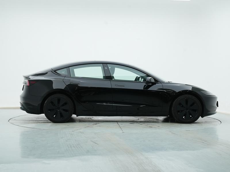 Tesla Model 3 2025