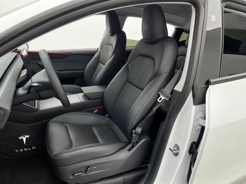 Tesla Model Y 2025