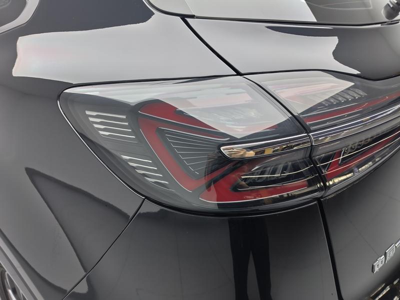 Hongqi Red Flag HS5 2024