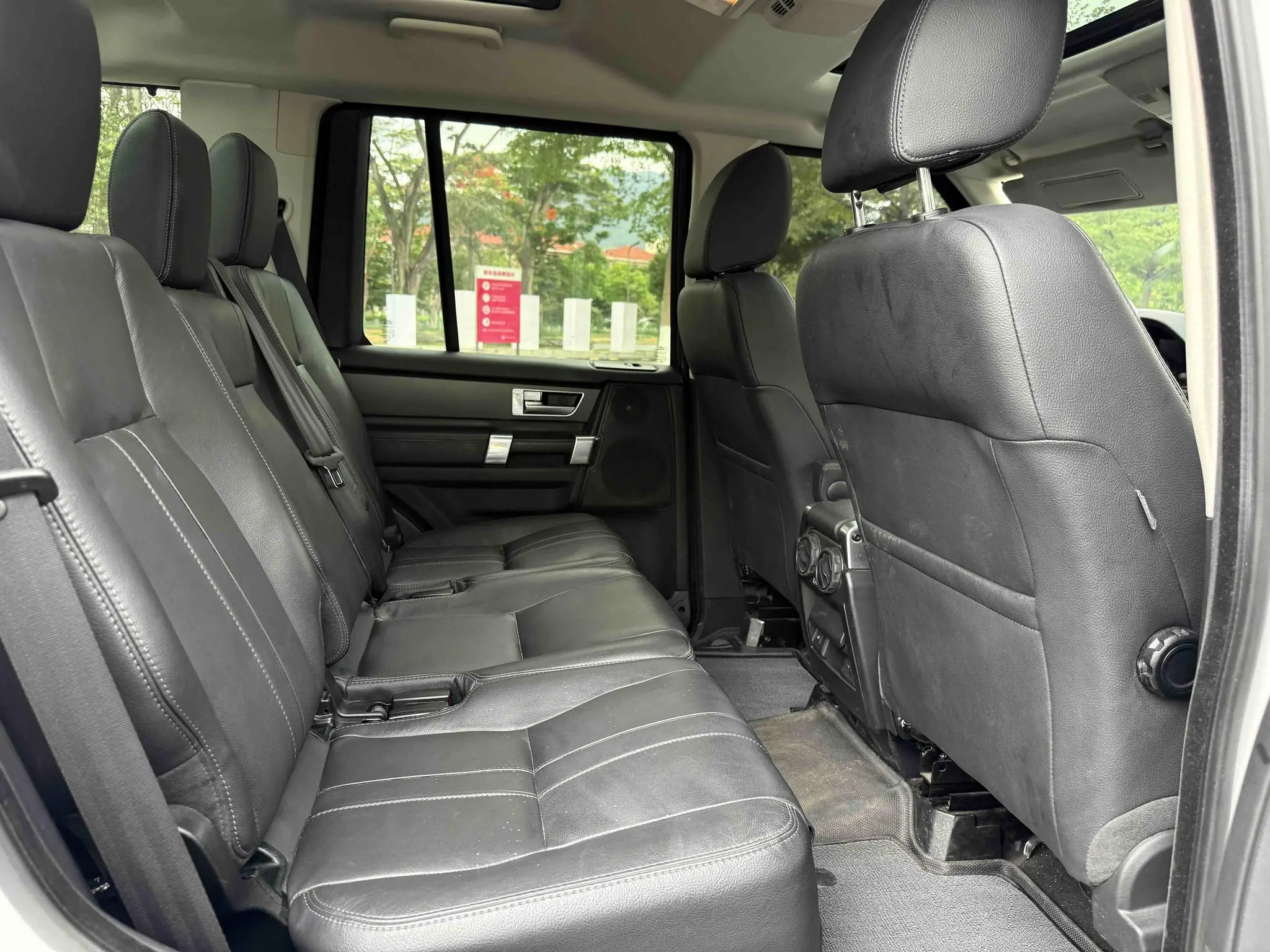 Land Rover discover 3.0 SC Yao Black Collector's Edition SE