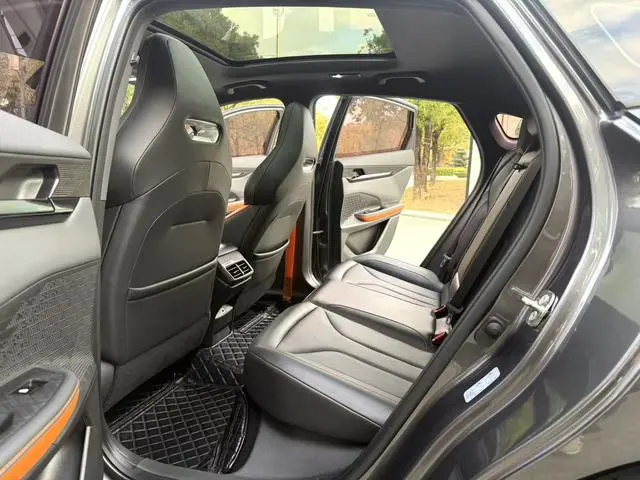 Changan Changan UNI-V 1.5T premium type