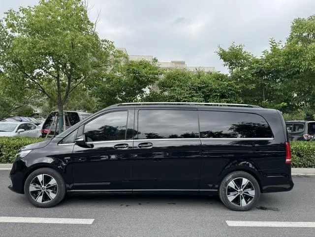 Mercedes-Benz Mercedes-Benz V-class V 260 L Long Wheelbase Premium Edition