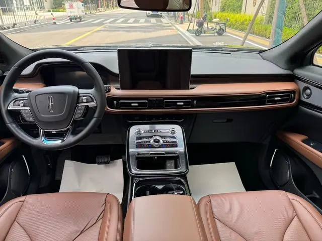 Lincoln Navigator 2.0T four-wheel drive Zunya Edition