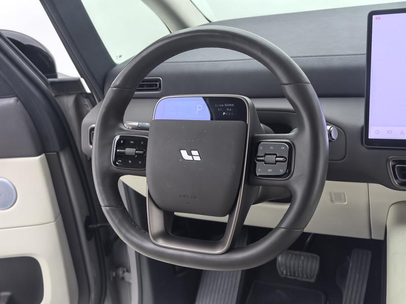 Li Auto Ideal MEGA 2024