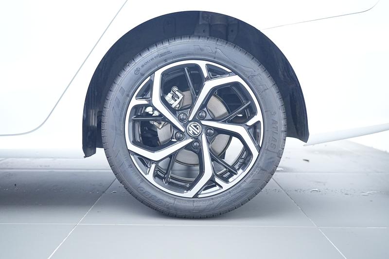 MG MG5 2025