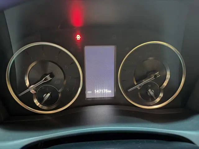 TOYOTA Elfa Facelift 3.5L Premium Edition