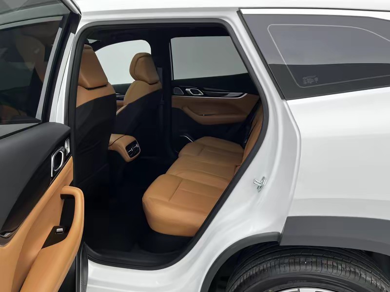 Geely Boyue L 2025