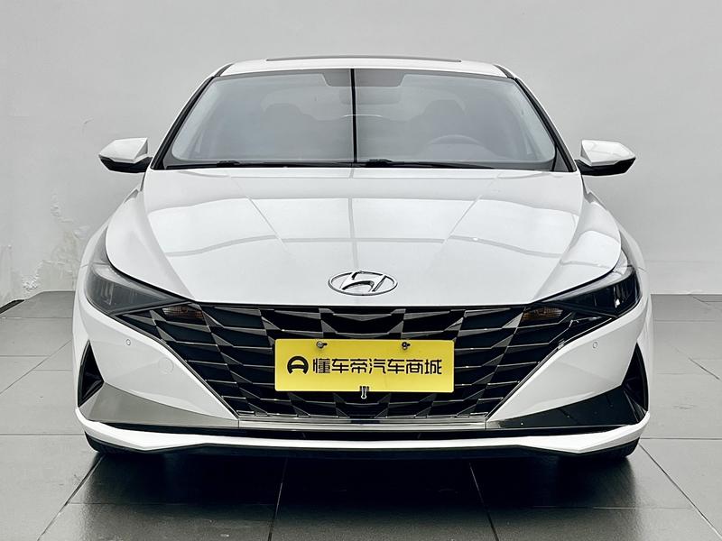 Hyundai Elantra 2022