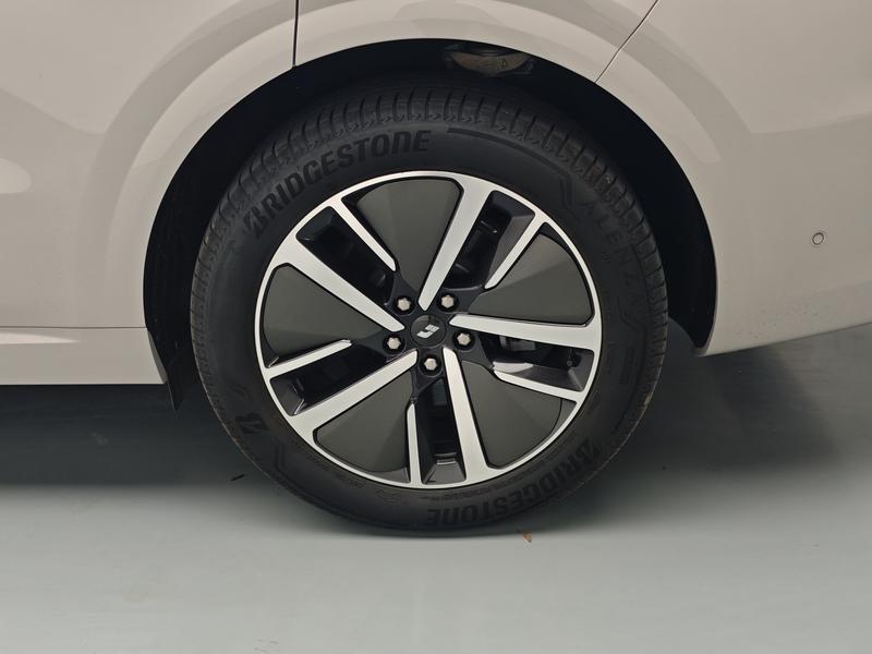 Li Auto Ideal L6 2024