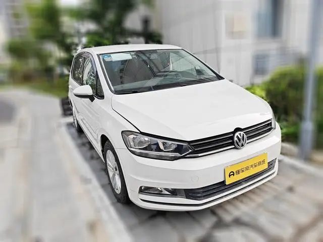 Volkswagen Touran L 280TSI manual fashion Version