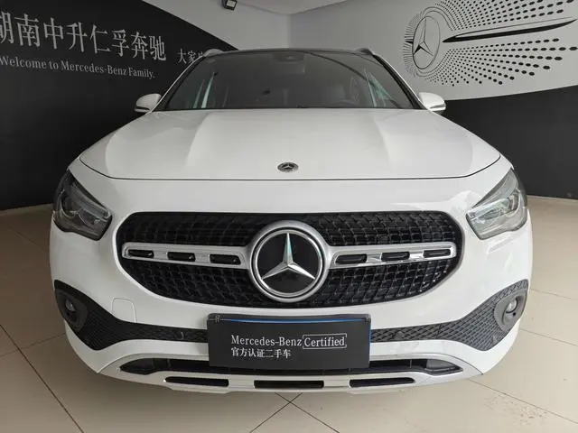 Mercedes-Benz Mercedes-Benz GLA GLA 220