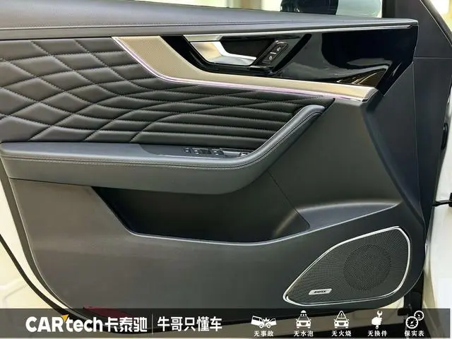 Hongqi Hongqi HS5 Facelift 2.0T Zhilian flag enjoy four-wheel drive version