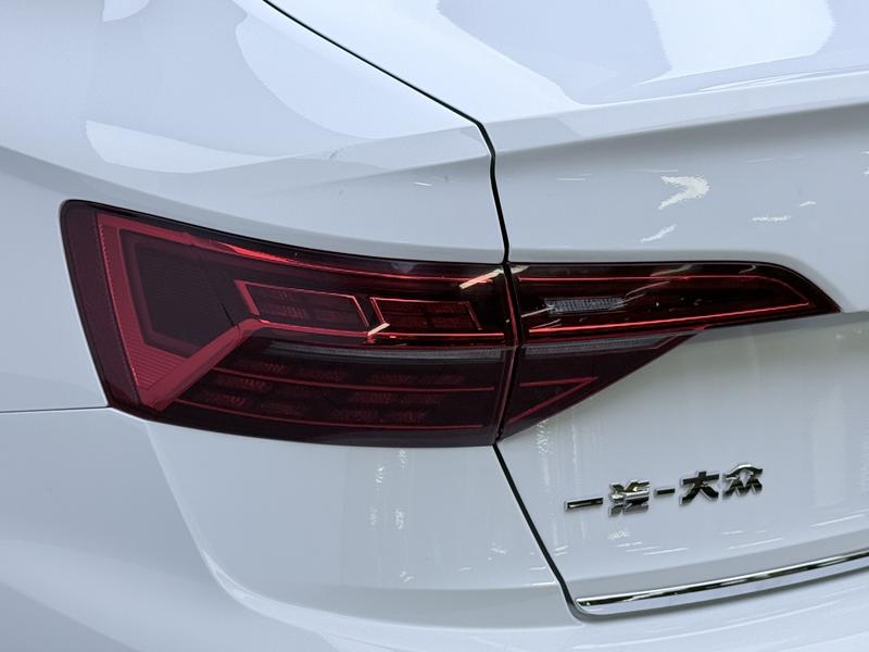 Volkswagen Sagitar 2022