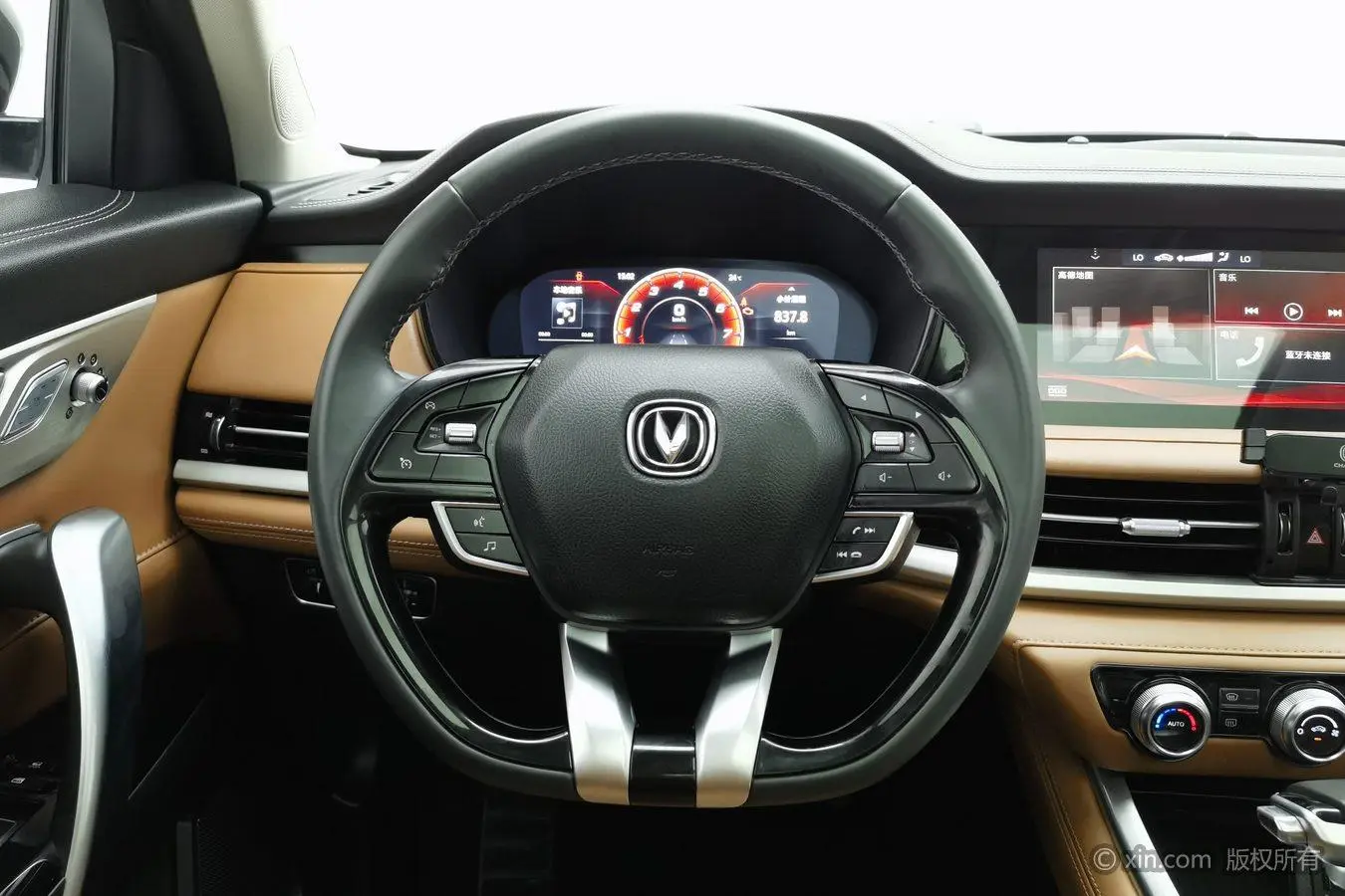Changan Changan CS95 2.0T two-wheel drive luxury