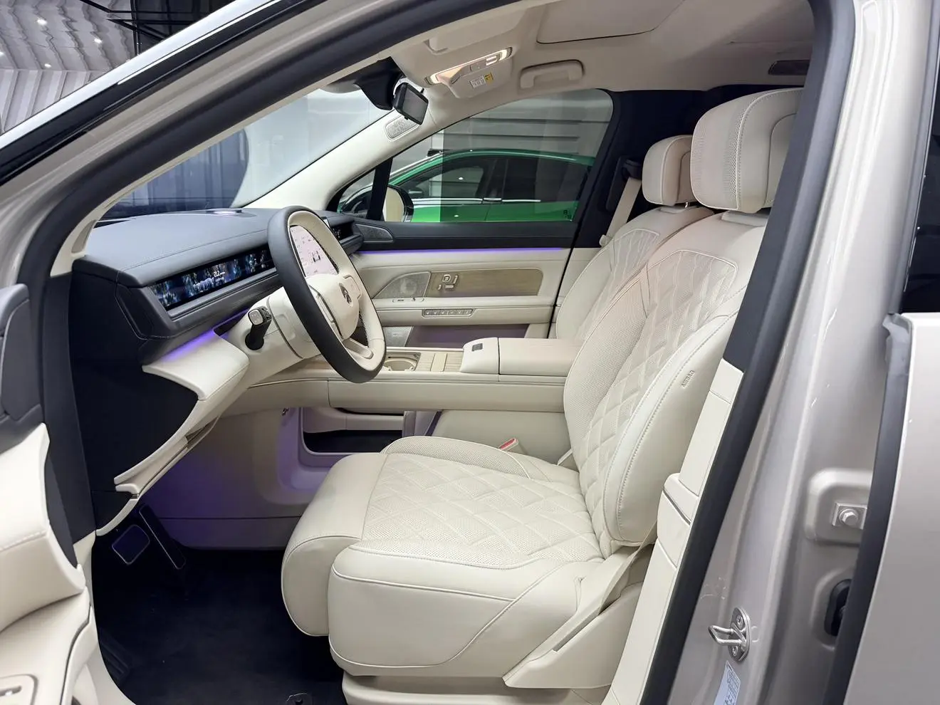 NIO NIO ES8 Six-seater Executive Deluxe Edition