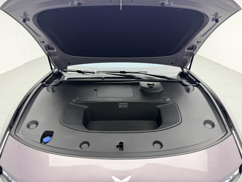 XPeng Xiaopeng P7 2025