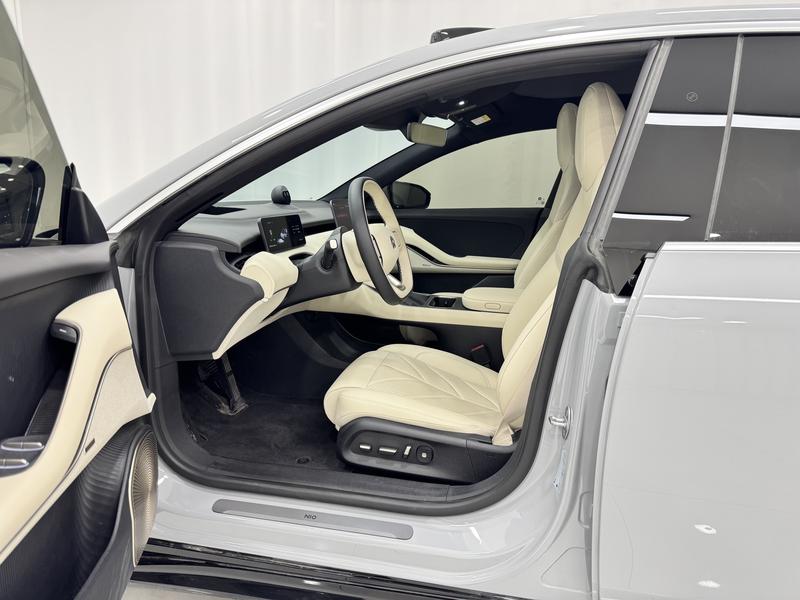 NIO NIO ET5 2025
