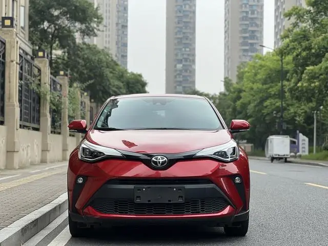 TOYOTA Toyota C-HR 2.0L Deluxe Edition
