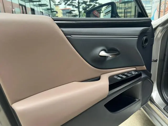 Lexus Lexus ES 200 Excellent Edition