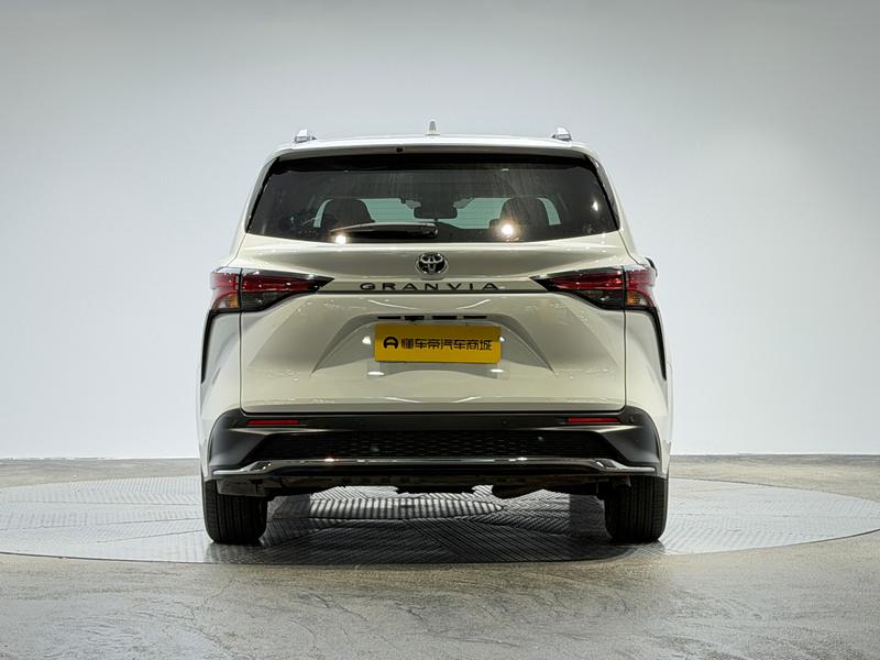 Toyota Gravia 2023