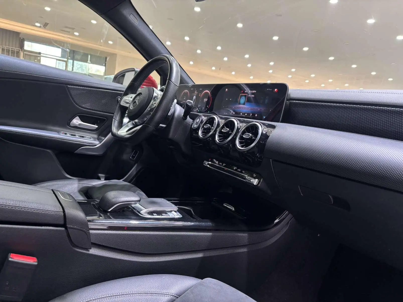 Mercedes-Benz Mercedes-Benz A-class A 200 L sports sedan