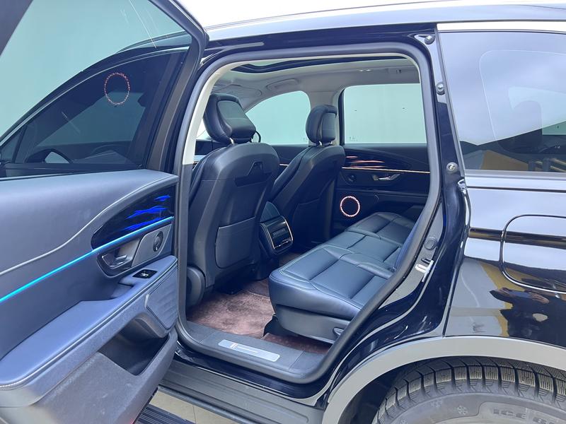Lincoln Voyager 2023