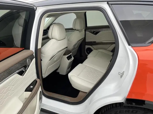 VOYAH Lan Tu FREE Four-wheel drive standard range extension exclusive luxury set