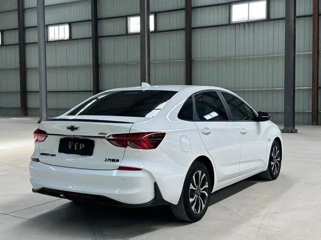 Chevrolet Cruze RS 330T Automatic Fun Version