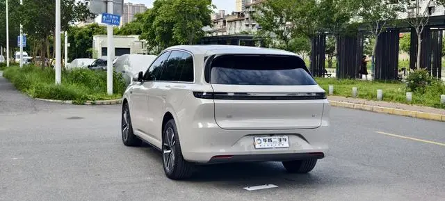 Li Auto Ideal L6 Max version