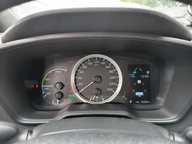 TOYOTA Lei Ling Dual engine 1.8H E-CVT sports version