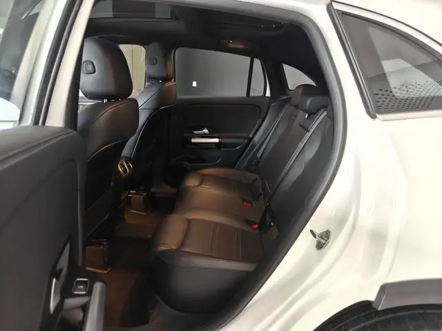 Mercedes-Benz Mercedes-Benz GLA GLA 220