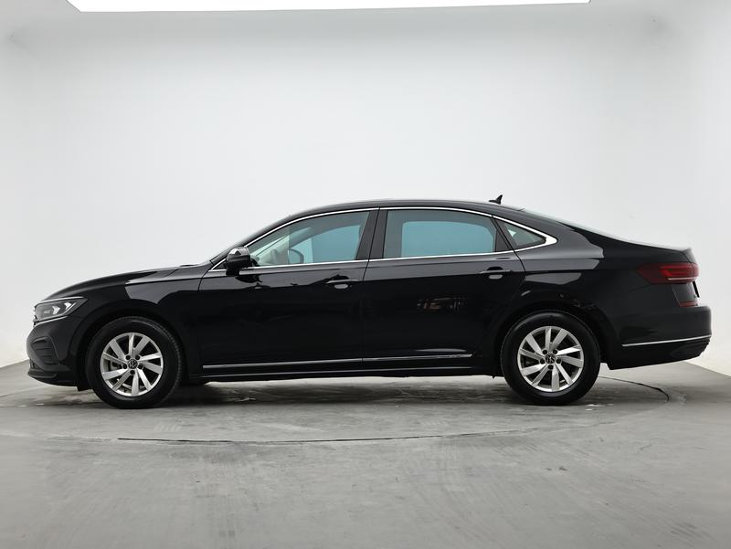 Volkswagen Passat 2025
