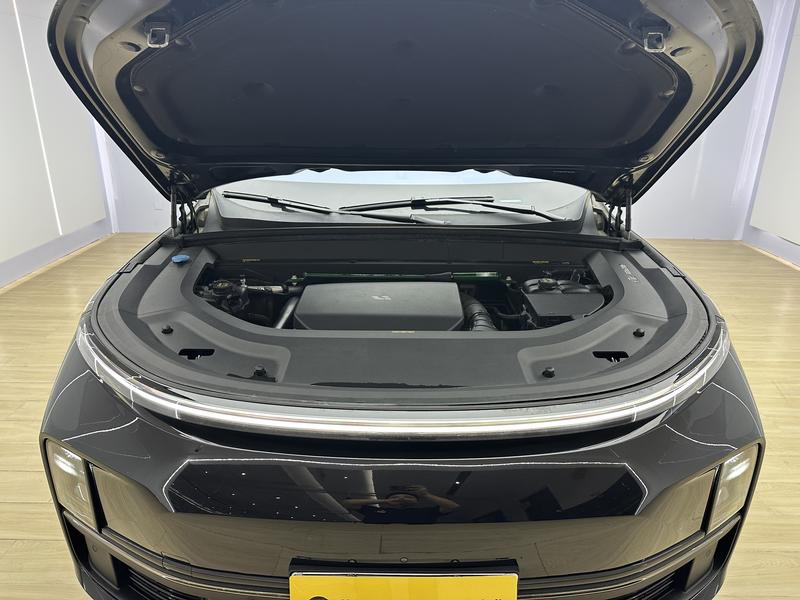 Li Auto Ideal L8 2023