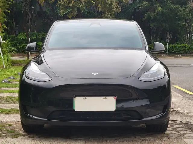 Tesla Model Y Facelifted rear-wheel drive version
