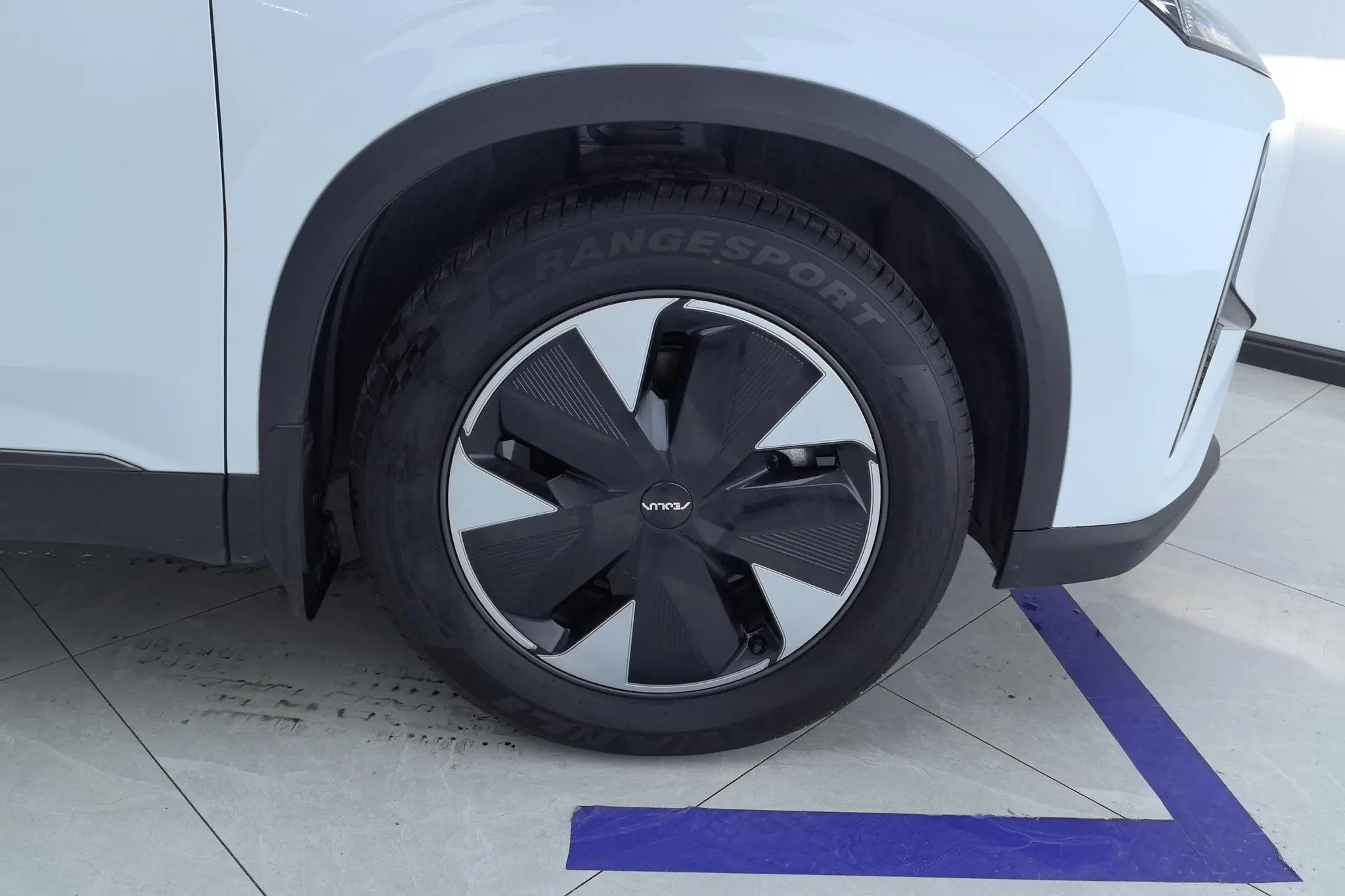 Dongfeng Fengshen Fengshen L7 PHEV 205 Plus