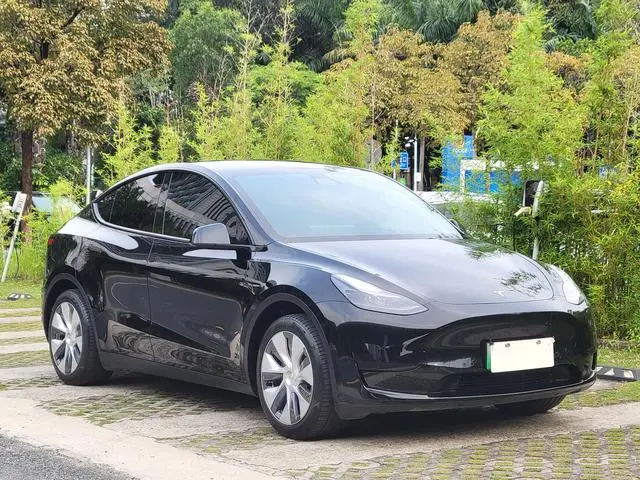 Tesla Model Y Facelifted rear-wheel drive version