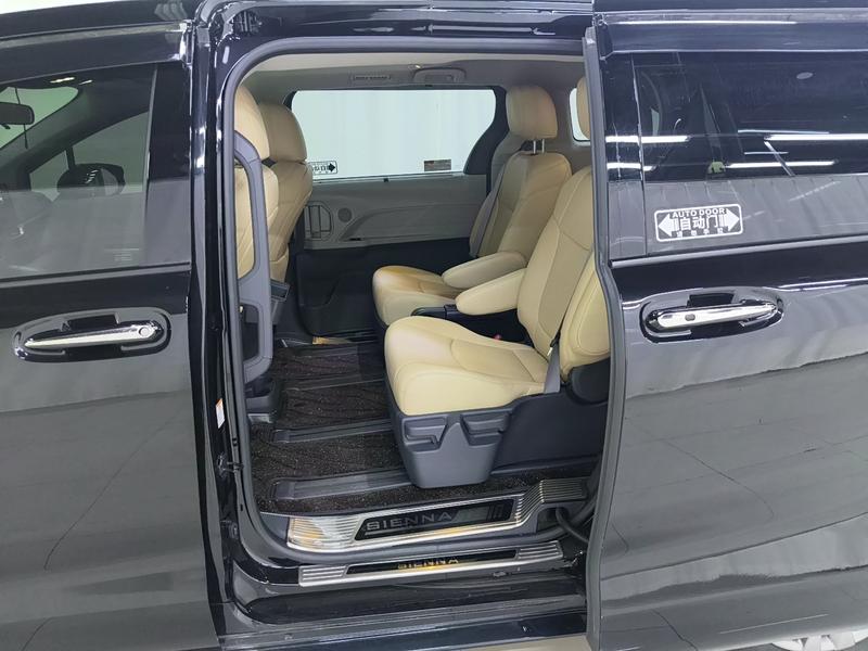 Toyota Sienna 2024