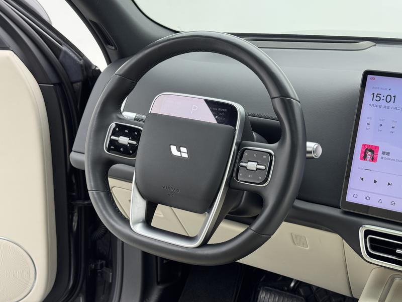 Li Auto Ideal L8 2024