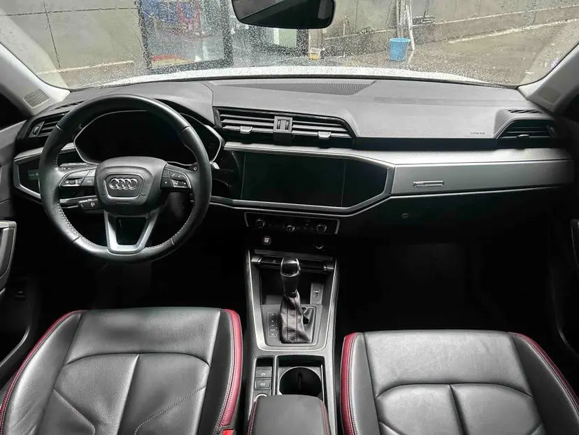 Audi Audi Q3 35 TFSI fashion and elegant