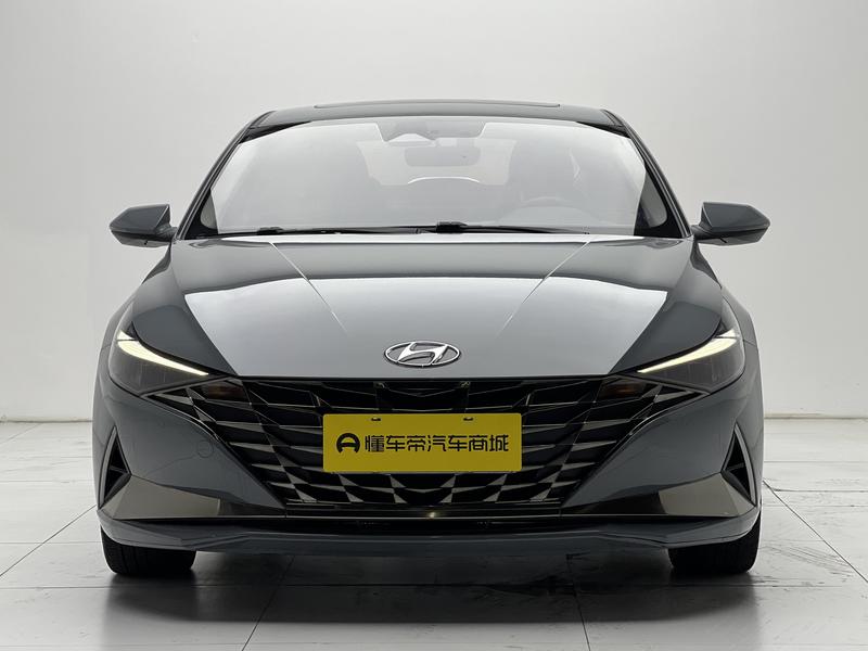 Hyundai Elantra 2022