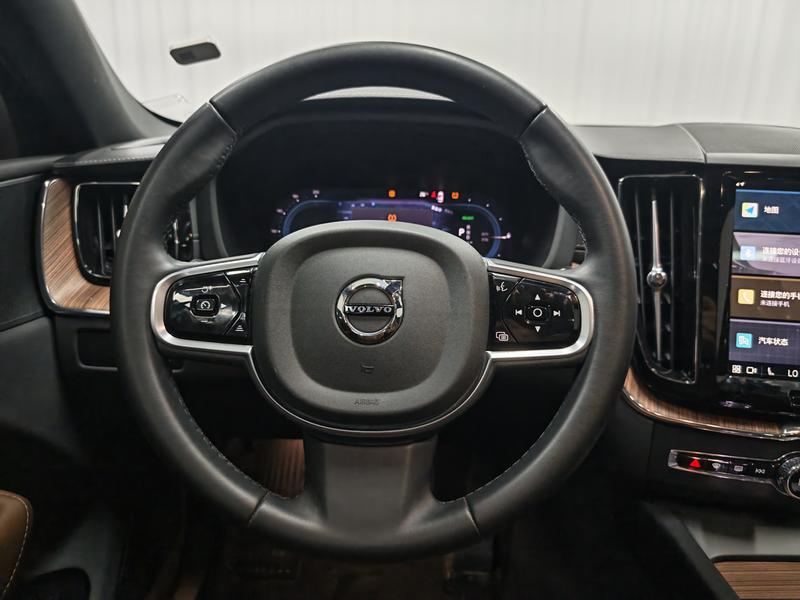 Volvo Volvo XC60 PHEV 2025