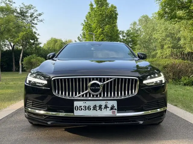 Volvo Volvo S90 PHEV T8 four-wheel drive long battery life Zhiyi Deluxe Edition