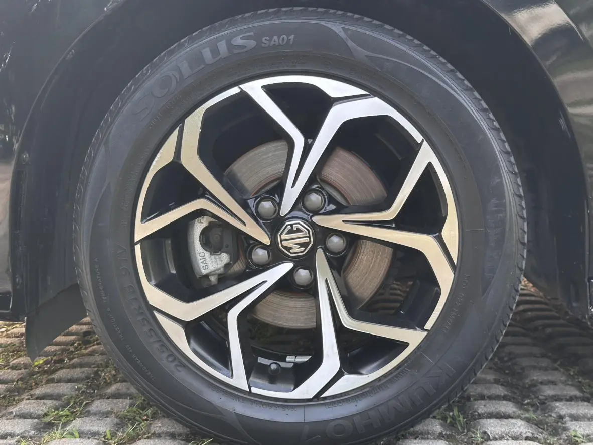 MG MG5 180DVVT CVT Youth Deluxe Edition