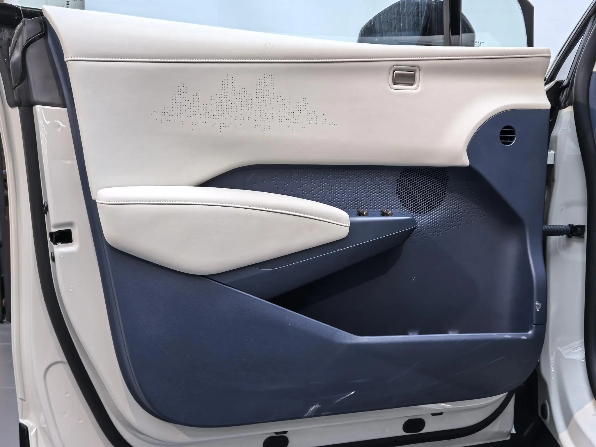 ZEEKR ZEEKR X Four-seater rear exorcism square version