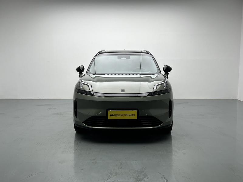 Lynk & Co Lynk&Co 08 EM-P 2023