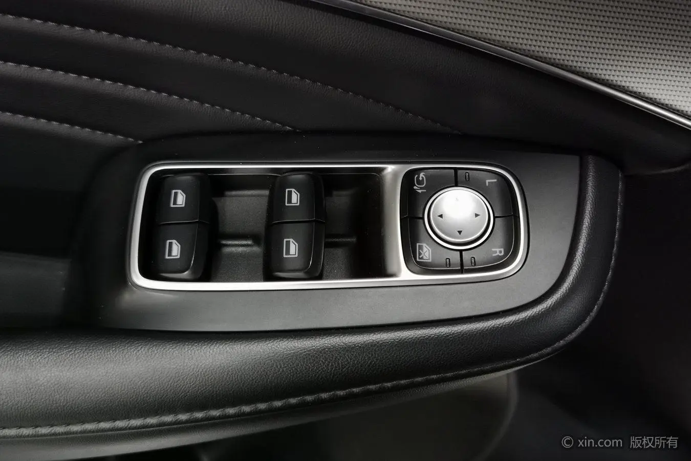 Roewe Roewe RX5 MAX 300TGI Automatic 4G Interconnection Deluxe Edition