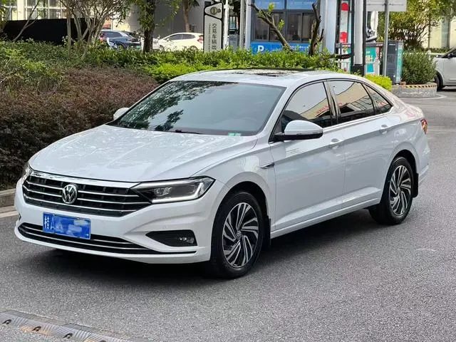 Volkswagen Sagitar 200TSI DSG Comfortable Smart Edition